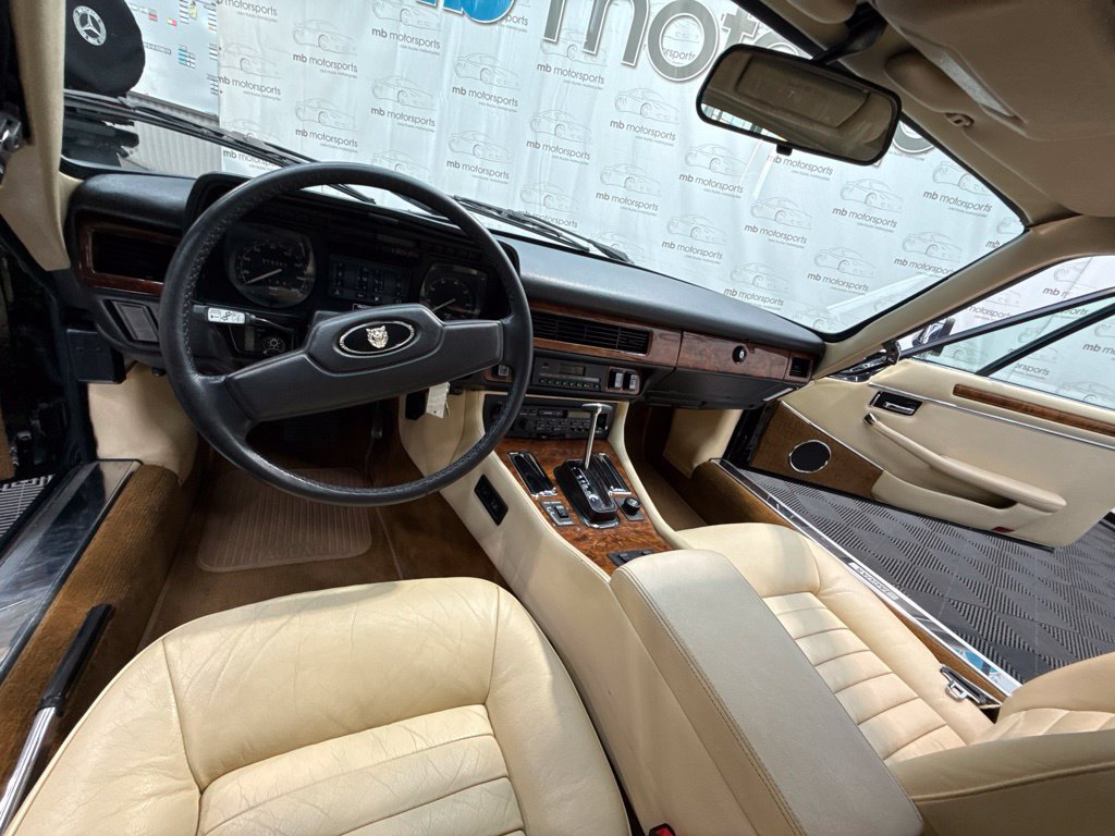 Used 1988 Jaguar XJS V12 Convertible RWD image 20