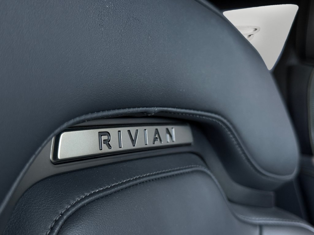 Used 2025 Rivian R1S Adventure Dual AWD/4WD image 29
