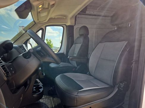 Used 2026 RAM ProMaster 2500 w/ Convenience Group FWD image 18
