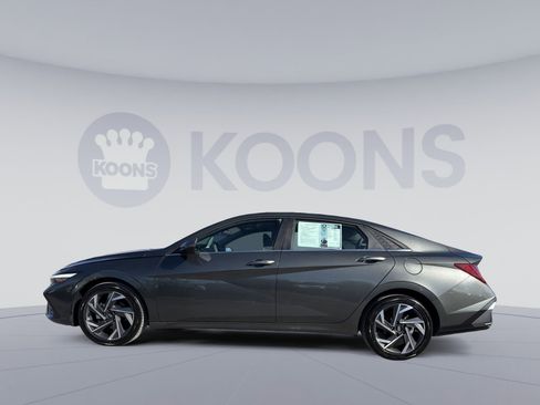 Certified 2025 Hyundai Elantra SEL image 2