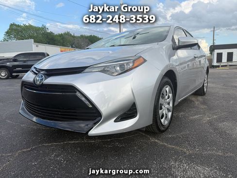 Used 2018 Toyota Corolla LE image 1
