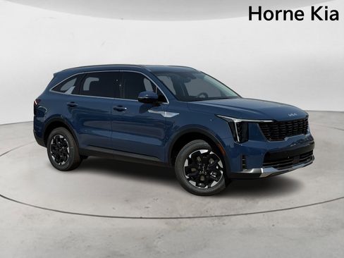 New 2025 Kia Sorento S image 2