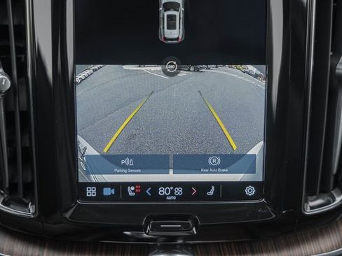 Certified 2023 Volvo XC60 B5 Ultimate w/ Climate Package image 40