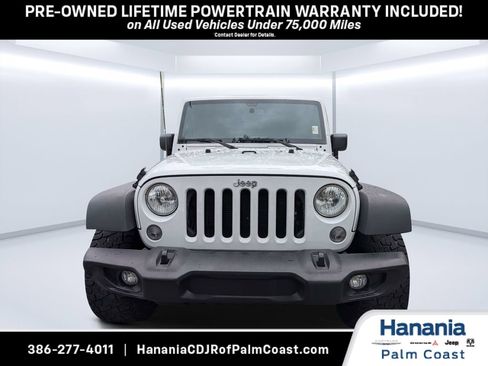 Used 2016 Jeep Wrangler Unlimited Rubicon w/ Connectivity Group AWD/4WD image 8