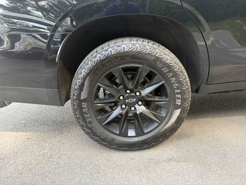 Used 2023 Chevrolet Tahoe Z71 w/ Luxury Package AWD/4WD image 41