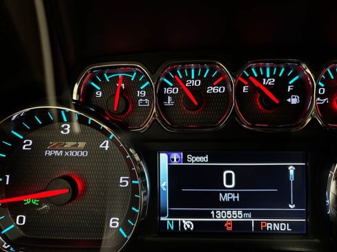 Used 2018 Chevrolet Silverado 1500 LT w/ All Star Edition AWD/4WD image 17
