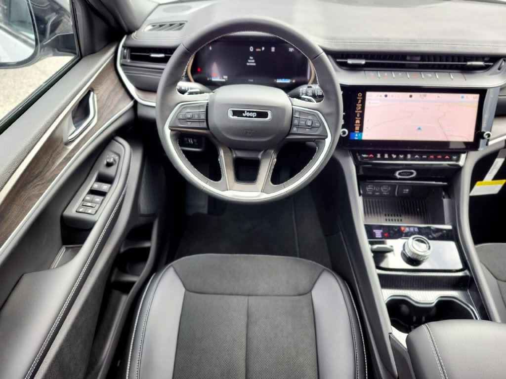 New 2026 Jeep Grand Cherokee Altitude AWD/4WD image 13