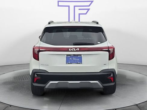 Used 2024 Kia Seltos EX AWD/4WD image 5