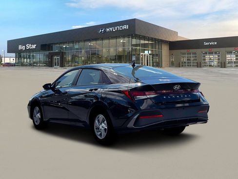 New 2026 Hyundai Elantra SE FWD image 5