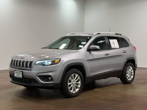 Used 2019 Jeep Cherokee Latitude w/ Comfort & Convenience Group AWD/4WD image 28