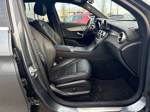 Used 2021 Mercedes-Benz GLC 300 4MATIC image 16