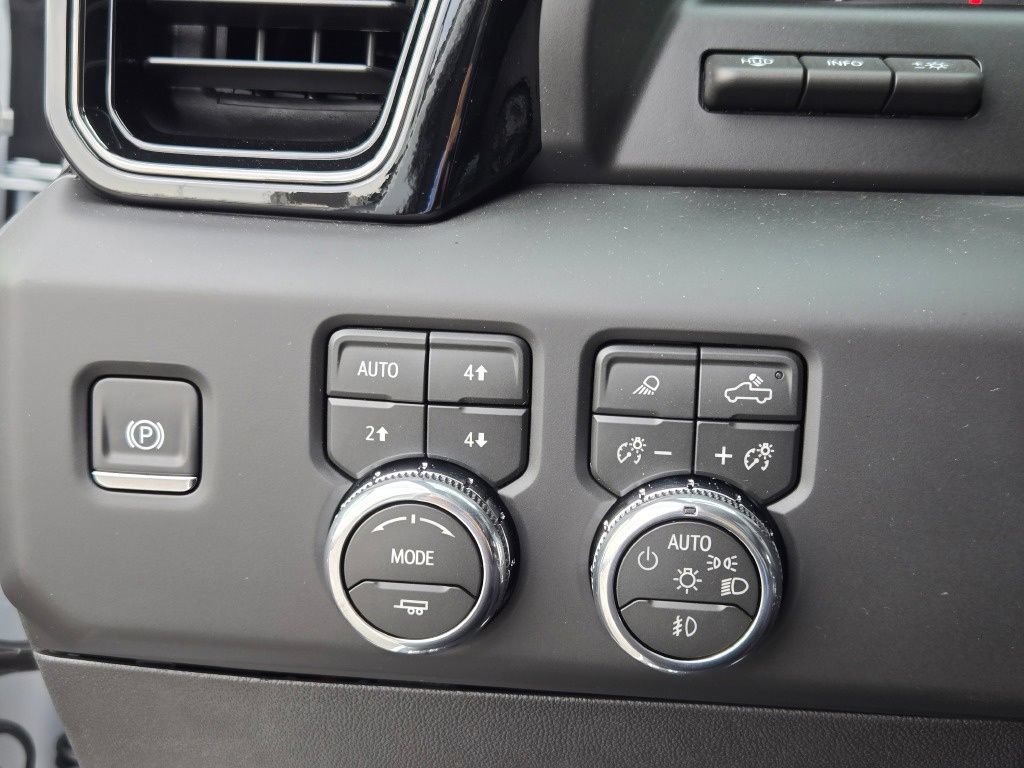 New 2026 GMC Sierra 1500 AT4 w/ Technology Package AWD/4WD image 41