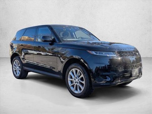 Used 2025 Land Rover Range Rover Sport SE image 4