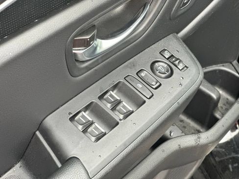 Used 2025 Honda Pilot Black Edition image 21