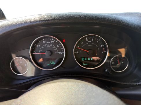 Used 2014 Jeep Wrangler Unlimited Sahara AWD/4WD image 11