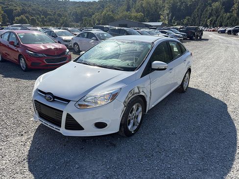 Used 2014 Ford Focus SE w/ Interior Protection Package FWD image 1