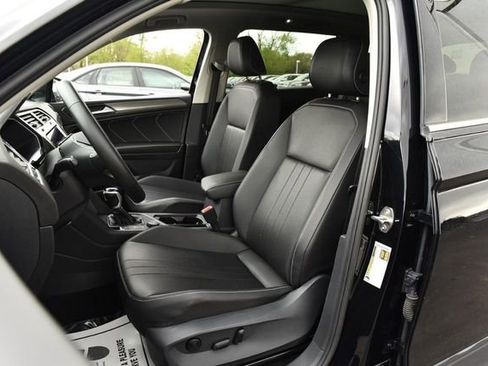 Certified 2023 Volkswagen Tiguan SE w/ Panoramic Sunroof Package image 19