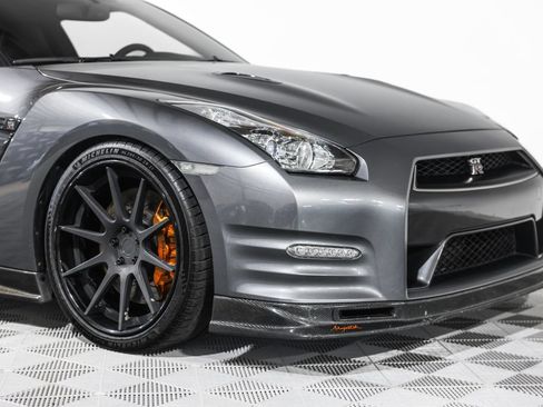 Used 2013 Nissan GT-R Premium AWD/4WD image 7