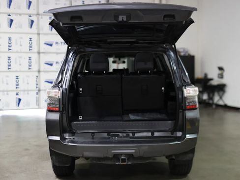 Used 2018 Toyota 4Runner SR5 Premium image 8