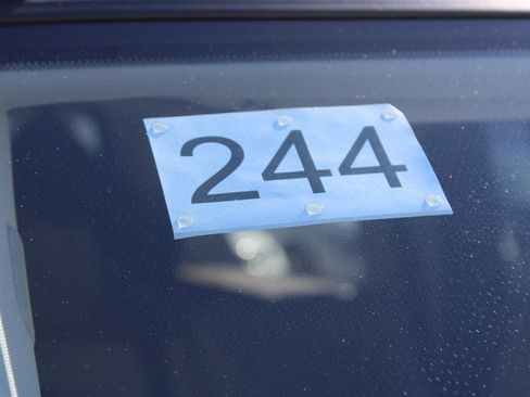 Used 2016 Land Rover LR4 HSE image 12