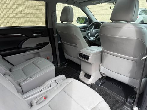 Used 2016 Toyota Highlander Limited Platinum AWD/4WD image 14