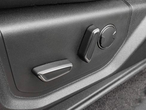 Used 2017 Ford F150 Raptor w/ Equipment Group 802A Luxury image 11