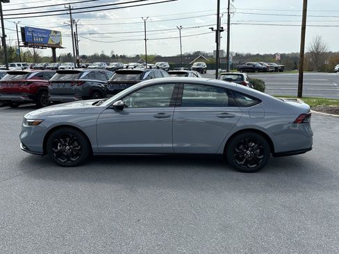 Used 2025 Honda Accord SE image 5