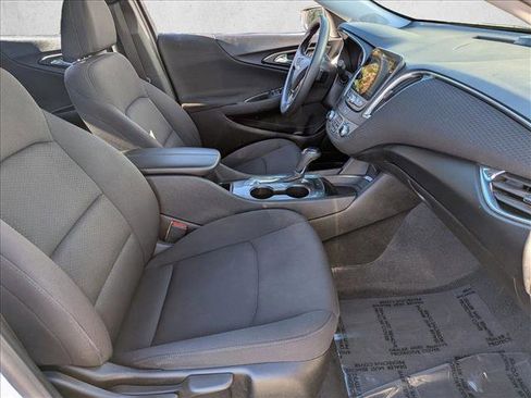 Used 2019 Chevrolet Malibu LT image 20