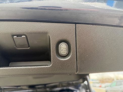 Used 2018 Chevrolet Tahoe Premier image 13