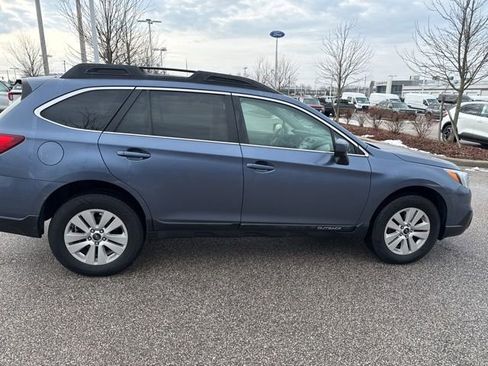 Used 2017 Subaru Outback 2.5i Premium image 8