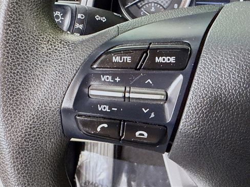 Used 2020 Hyundai Elantra SE image 14