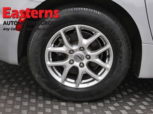 Used 2024 Chrysler Pacifica Touring-L FWD image 31