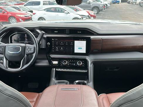 Certified 2025 GMC Sierra 2500 Denali Ultimate image 10