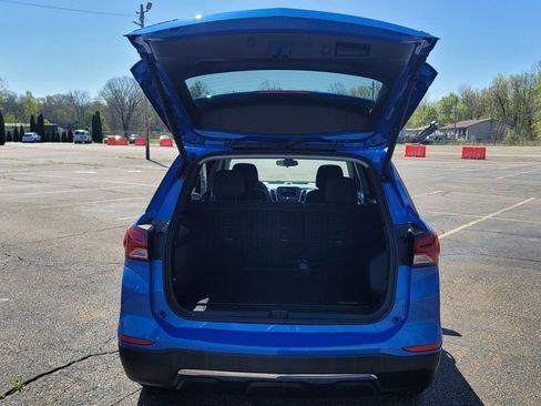 Used 2024 Chevrolet Equinox LT w/ LPO, Floor Liner Package FWD image 11