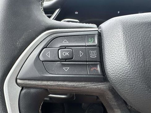 Used 2023 Jeep Grand Cherokee Limited image 10