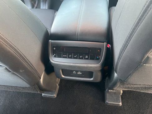 Certified 2025 Nissan Pathfinder SV image 22