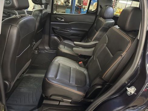 Used 2022 GMC Acadia AT4 w/ Technology Package AWD/4WD image 22