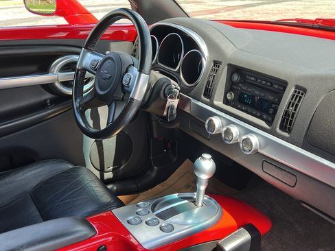 Used 2004 Chevrolet SSR w/ Preferred Equipment Group RWD image 21