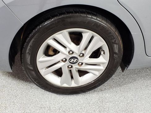 Used 2019 Hyundai Elantra SEL FWD image 5