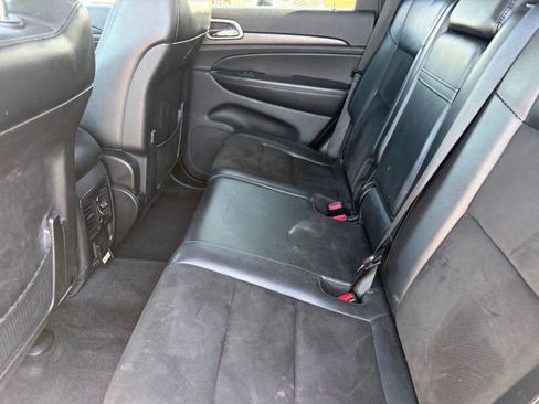 Used 2018 Jeep Grand Cherokee Altitude RWD image 7
