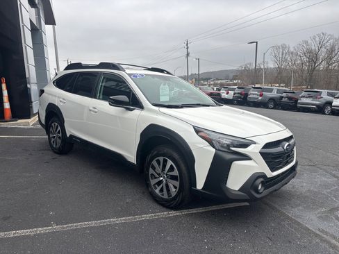 Certified 2025 Subaru Outback Premium w/ Popular Package #1A image 4