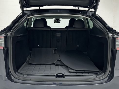 Used 2024 Tesla Model Y Long Range image 42