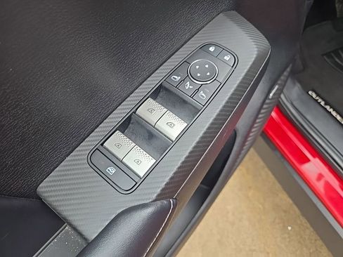 Used 2025 Mitsubishi Outlander SE image 29