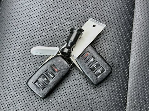 Used 2015 Lexus IS 250 w/ Navigation System Package RWD image 16