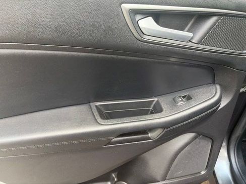 Used 2020 Ford Edge SE FWD image 30