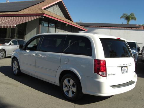 Used 2013 Dodge Grand Caravan SE image 17