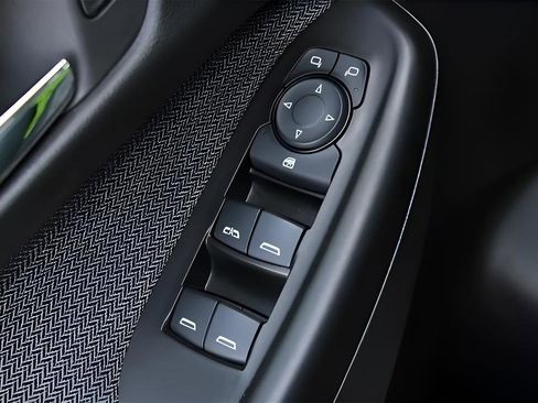 Used 2024 Chevrolet TrailBlazer LT w/ Convenience Package FWD image 10