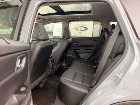Used 2024 Nissan Rogue SL w/ SL Premium Package image 23