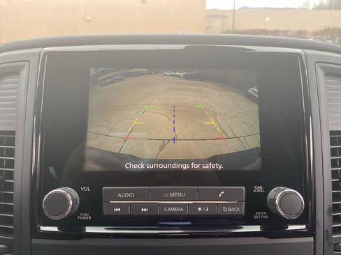 Used 2024 Nissan Titan SV w/ SV Convenience Package image 13