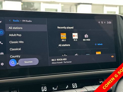 Used 2025 Toyota Camry SE w/ Multimedia Upgrade Package image 18